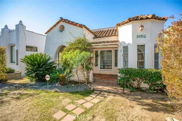 Single-family house For Sale in 3652, Brunswick Avenue, Los Angeles, California