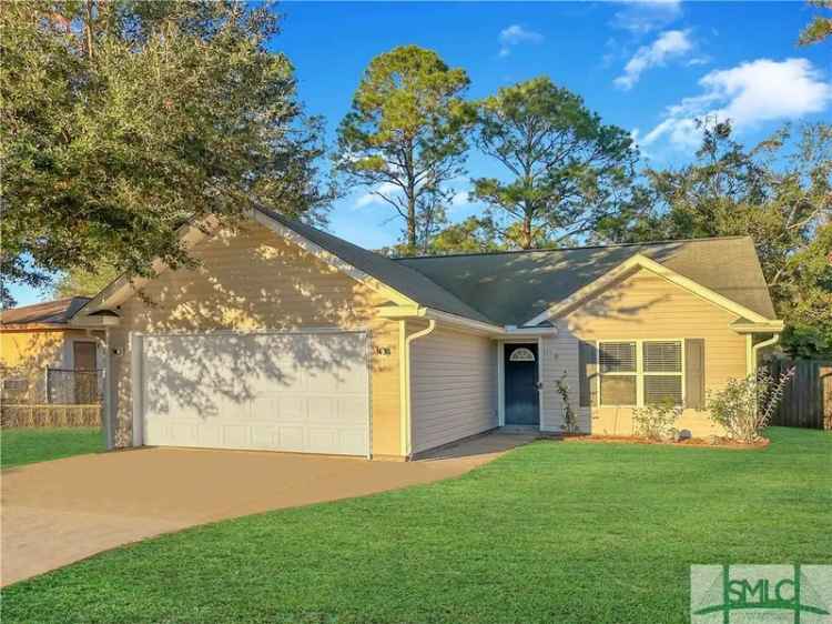 Single-family house For Sale in 923, Pineland Avenue, Hinesville, Georgia