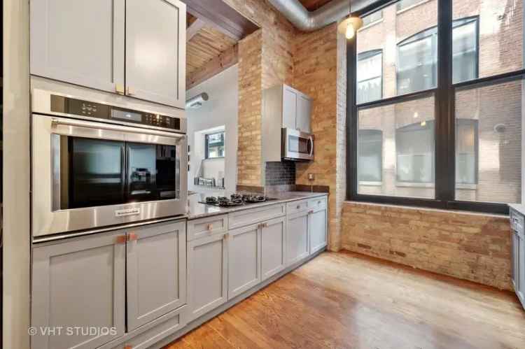 2 Bed 2 Bath Loft Apartment with Parking and Gym