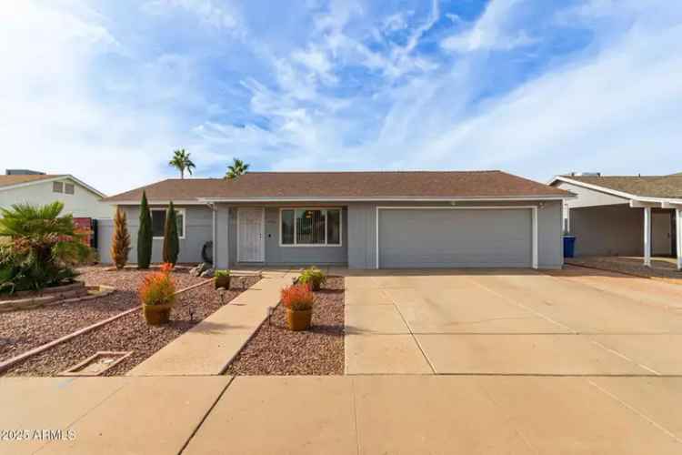 Single-family house For Sale in 1716, North Longmore Street, Chandler, Arizona