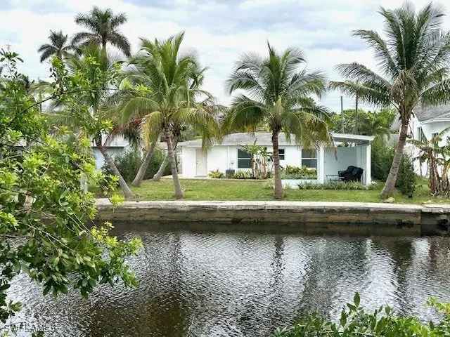 Single-family house For Sale in Naples, Florida