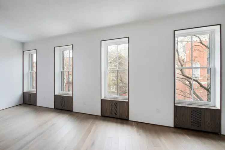 Greenpoint 1BR + Home Office Apartment - Modern Amenities in Landmark Building