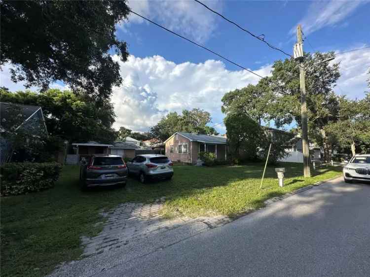 Single-family house For Sale in 3305, West Oakellar Avenue, Tampa, Florida