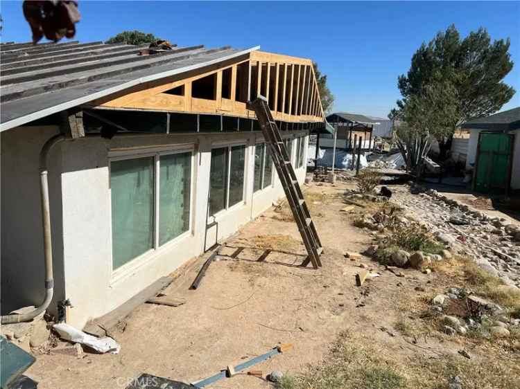 Single-family house For Sale in Adelanto, California