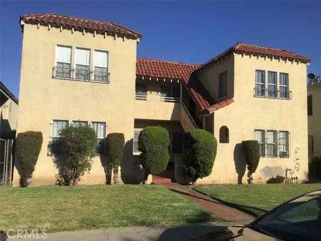 Single-family house For Sale in 8018, South New Hampshire Avenue, Los Angeles, California