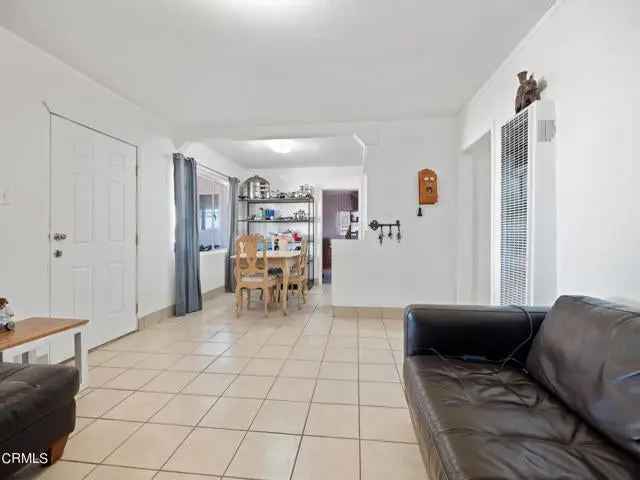 Single-family house For Sale in Apple Valley, California