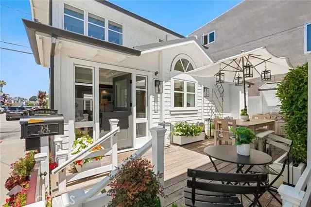 Single-family house For Sale in 104, Onyx Avenue, Newport Beach, California