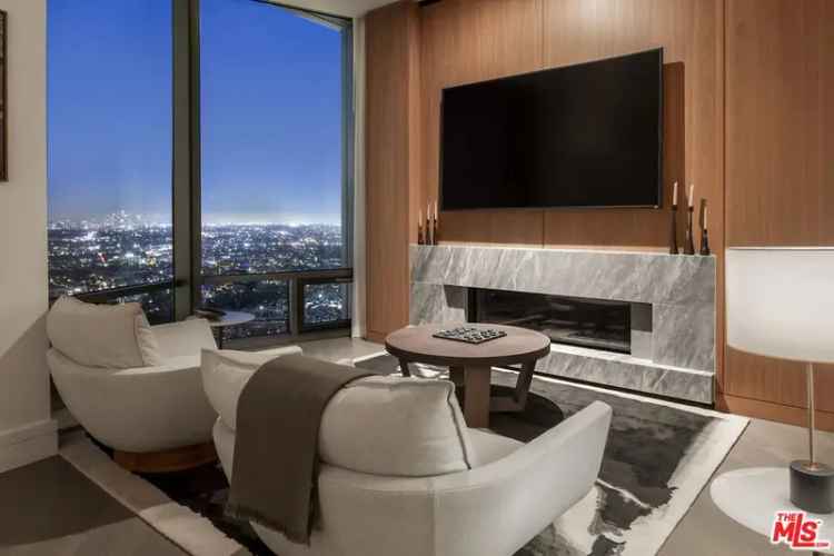 Condo For Sale in 211, Elm Court, Los Angeles, California