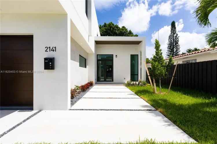 Single-family house For Sale in Miami, Florida