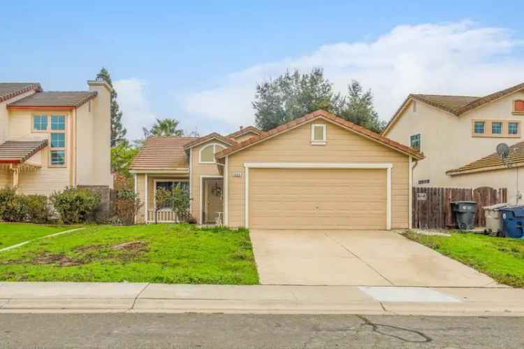 Single-family house For Sale in 5451, Muskingham Way, Sacramento, California