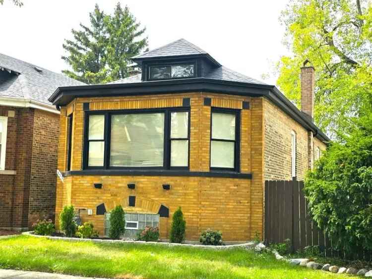 Single-family house For Sale in 8536, South Paulina Street, Chicago, Illinois