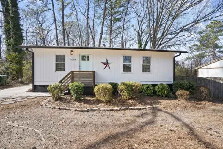 Single-family house For Sale in 1084, Fairburn Road Northwest, Atlanta, Georgia