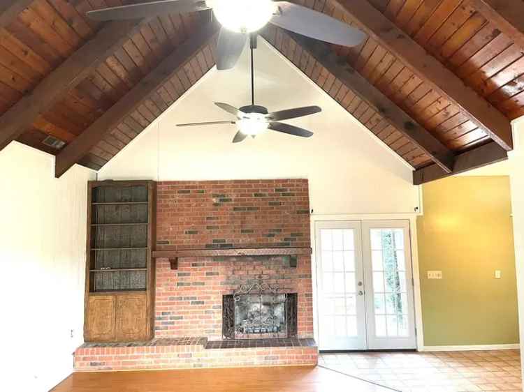 Single-family house For Sale in Dothan, Alabama