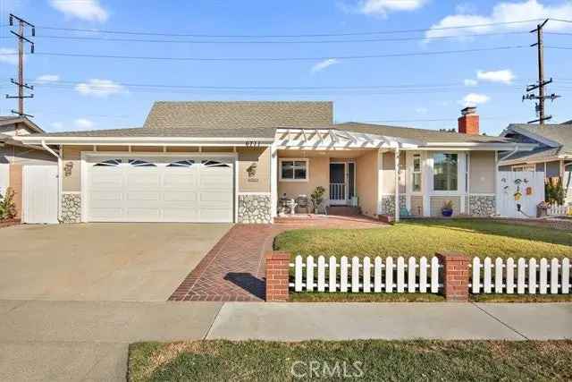 Single-family house For Sale in 6711, Walton Drive, Huntington Beach, California