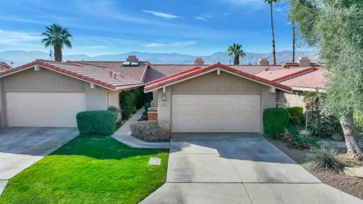 Condo For Sale in 129, Camino Arroyo South, Palm Desert, California