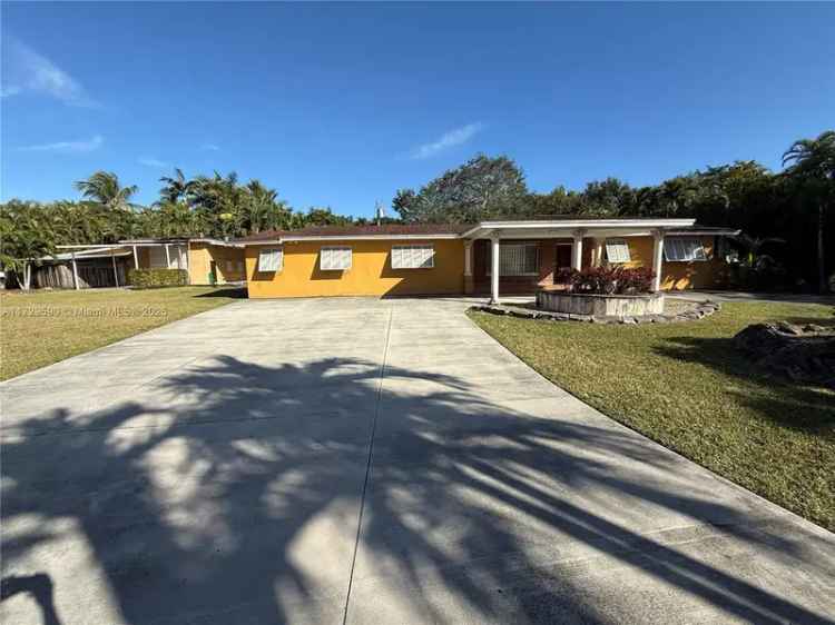 Single-family house For Sale in 11845, Southwest 97th Avenue, Kendall, Florida