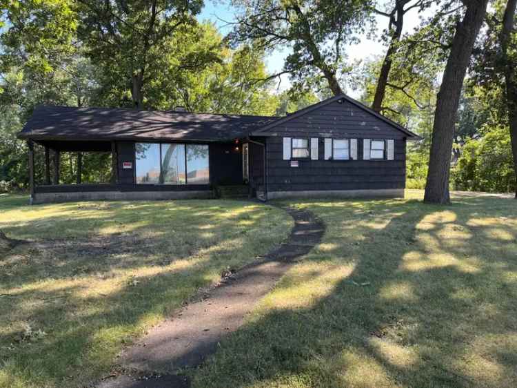 Single-family house For Sale in 725, West Elm Street, Griffith, Indiana