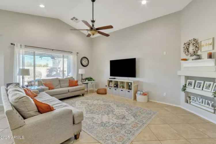 Single-family house For Sale in 1456, East Leaf Road, San Tan Valley, Arizona