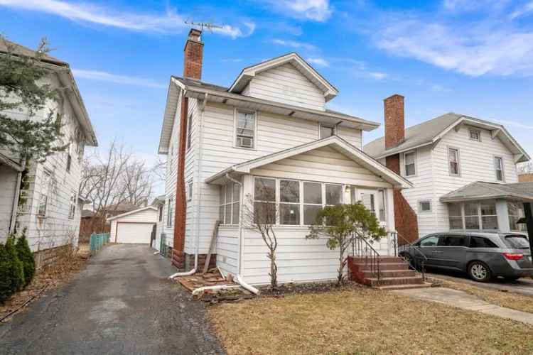 Single-family house For Sale in 1324, Campbell Avenue, Chicago Heights, Illinois