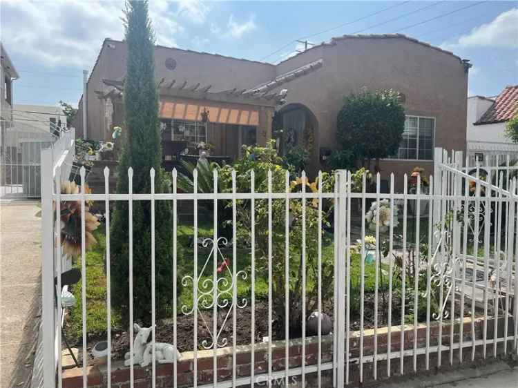 Multi-family house For Sale in Los Angeles, California