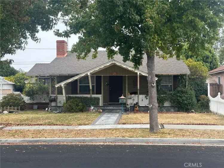 Single-family house For Sale in Long Beach, California