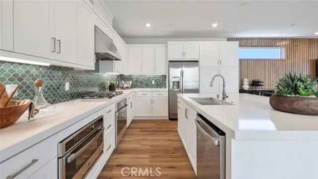 Condo For Sale in Irvine, California