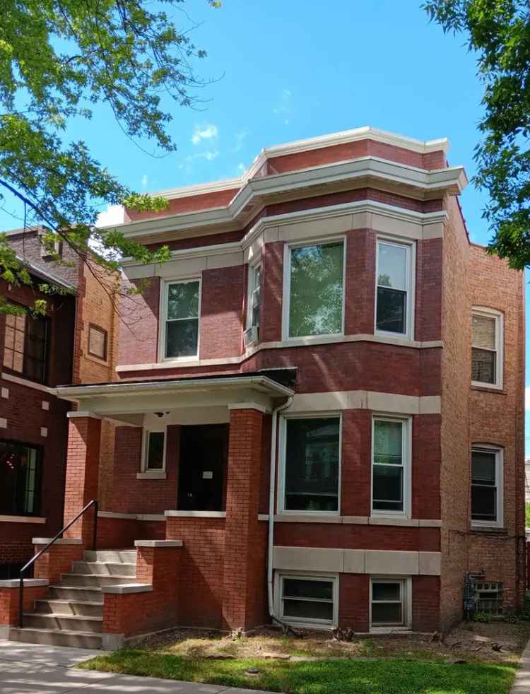 Multi-family house For Sale in 3042, West Eastwood Avenue, Chicago, Illinois