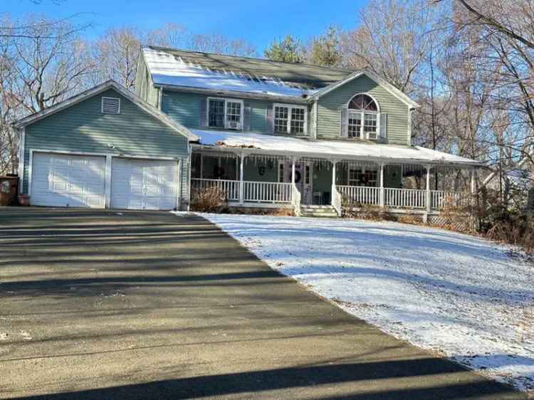 Single-family house For Sale in 61, Maler Avenue, Shelton, Connecticut