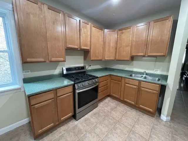 Multi-family house For Sale in 1242, West Glenlake Avenue, Chicago, Illinois