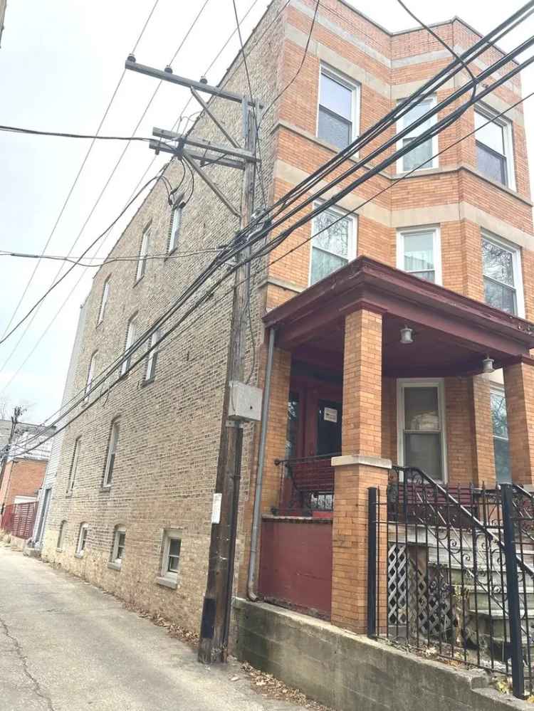 Multi-family house For Sale in 1460, West Cuyler Avenue, Chicago, Illinois