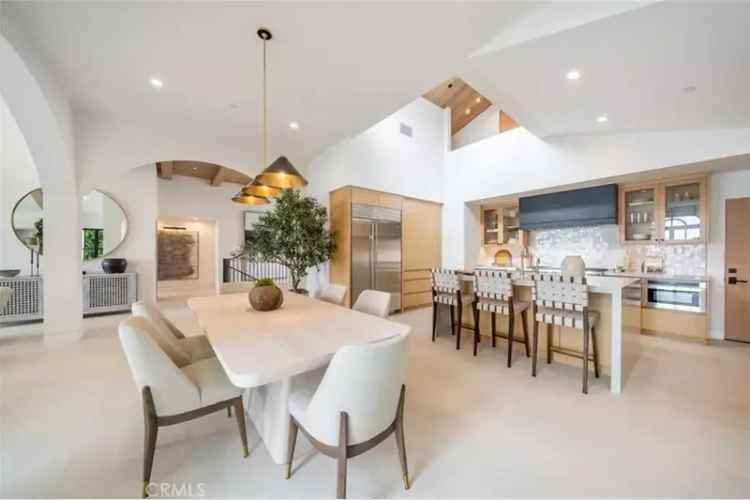 Single-family house For Sale in Laguna Beach, California