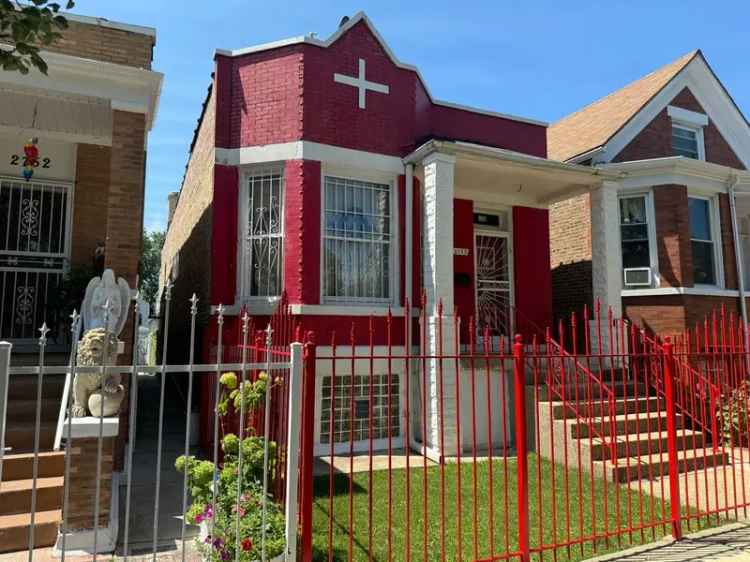 Single-family house For Sale in 2750, South Springfield Avenue, Chicago, Illinois