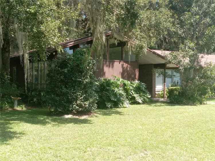 Single-family house For Sale in Gainesville, Florida