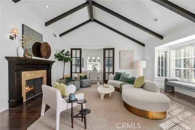 Single-family house For Sale in 14115, Greenleaf Street, Los Angeles, California