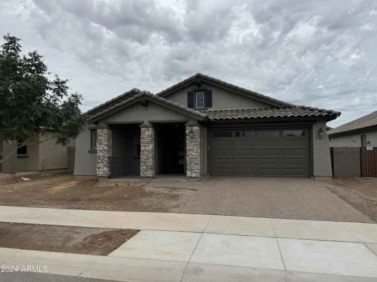 Single-family house For Sale in 16060, West Charlotte Drive, Surprise, Arizona