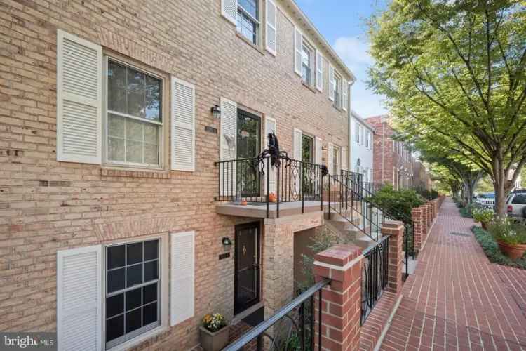 House For Sale in 3285, Sutton Place Northwest, Washington, District of Columbia