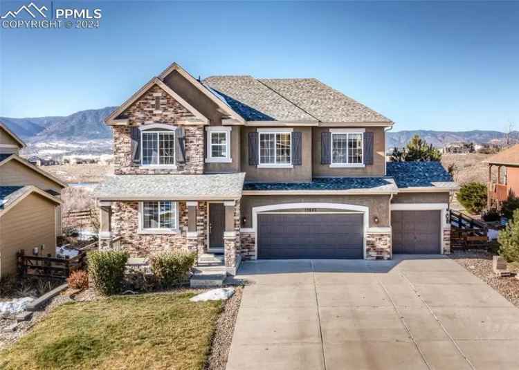 Single-family house For Sale in Monument, Colorado