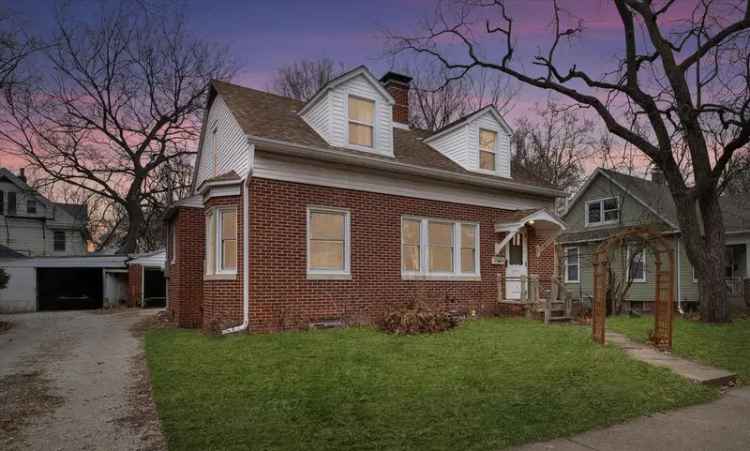 Single-family house For Sale in 702, West Illinois Street, Urbana, Illinois