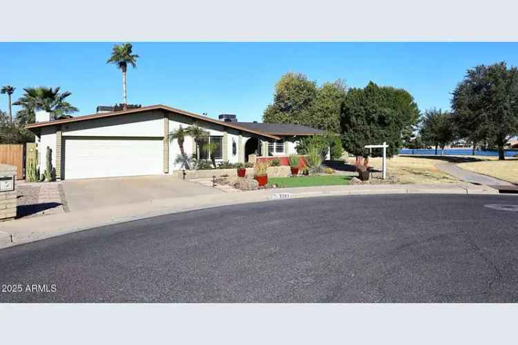 Single-family house For Sale in 2563, West Jacinto Circle, Mesa, Arizona