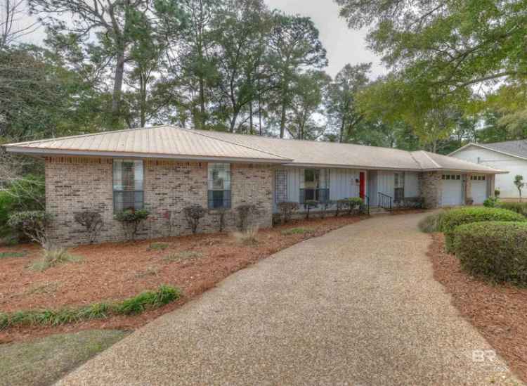 Single-family house For Sale in 688, Greenwood Avenue, Fairhope, Alabama