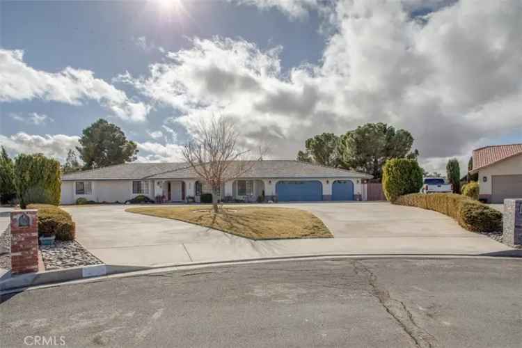 Single-family house For Sale in 13319, Waco Lane, Apple Valley, California