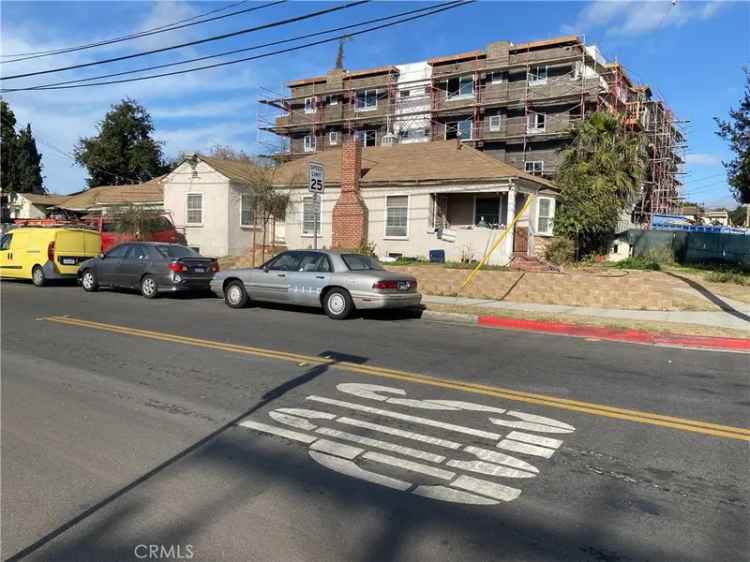 Single-family house For Sale in 925, South Adams Street, Glendale, California