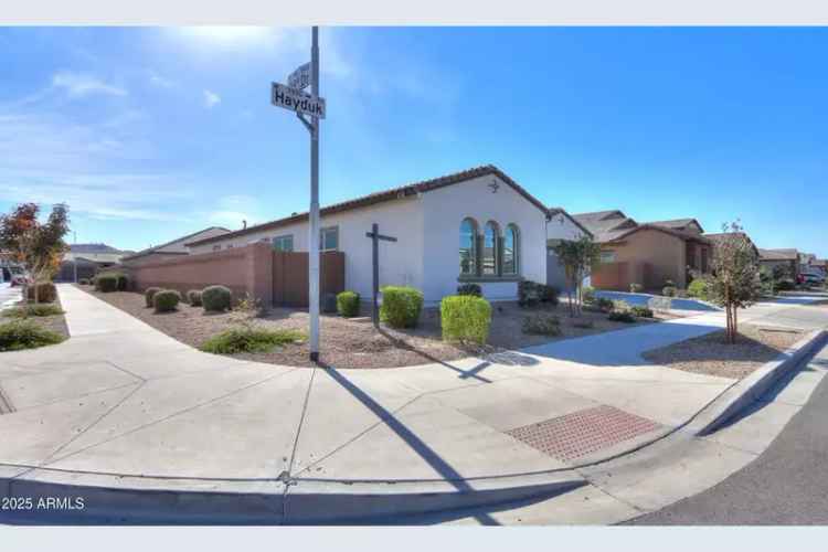 Single-family house For Sale in 3919, West Hayduk Road, Phoenix, Arizona