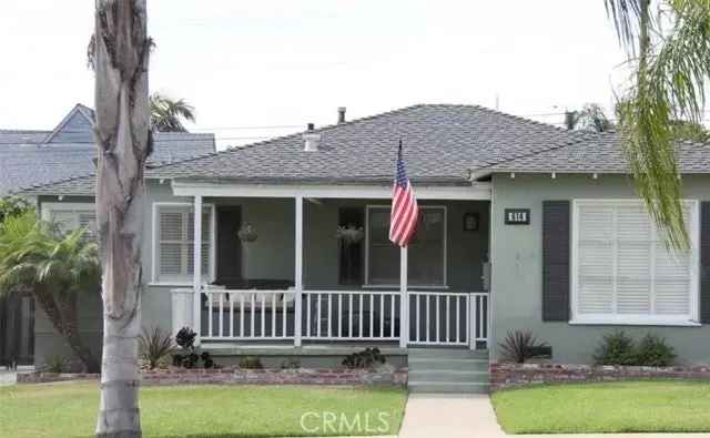 Single-family house For Sale in 614, Stanley Street, Oceanside, California