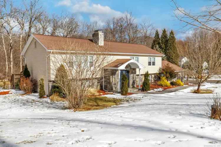 Single-family house For Sale in 14, Timothy Lane, Shelton, Connecticut