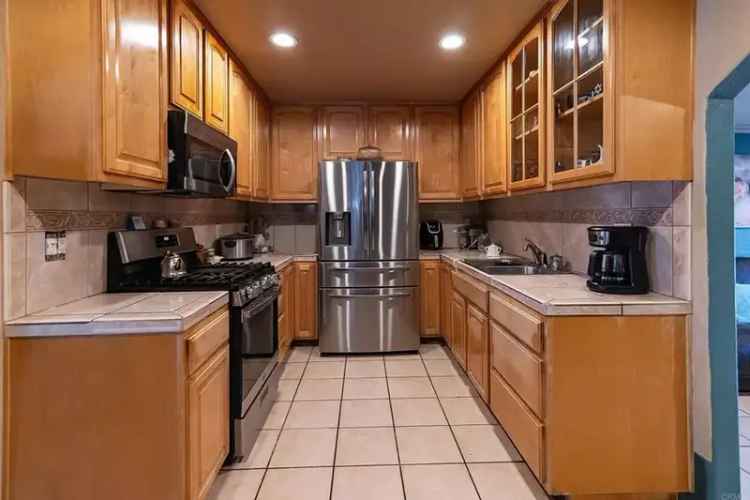 Single-family house For Sale in 6108, Dalhart Avenue, La Mesa, California