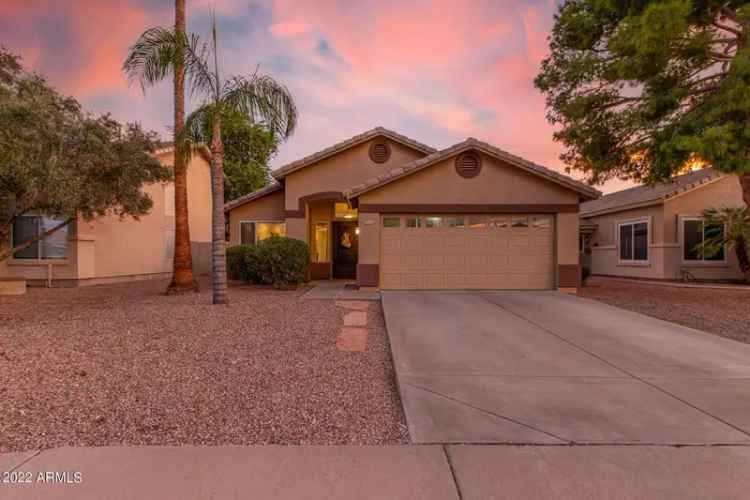 Single-family house For Sale in 3913, East Tremaine Avenue, Gilbert, Arizona