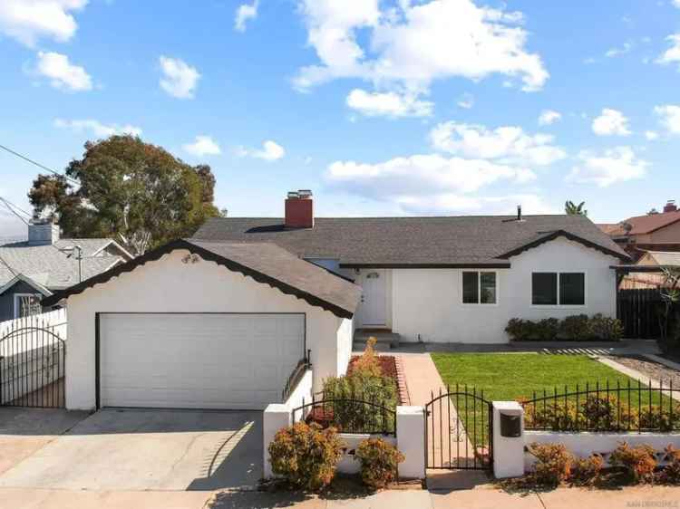 Single-family house For Sale in 141, Lausanne Drive, San Diego, California