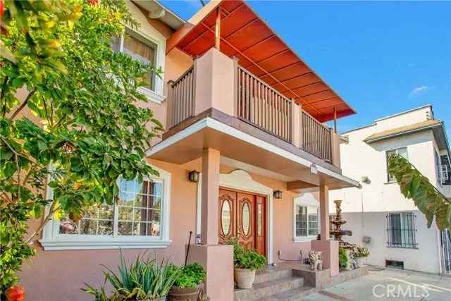 Single-family house For Sale in South Gate, California