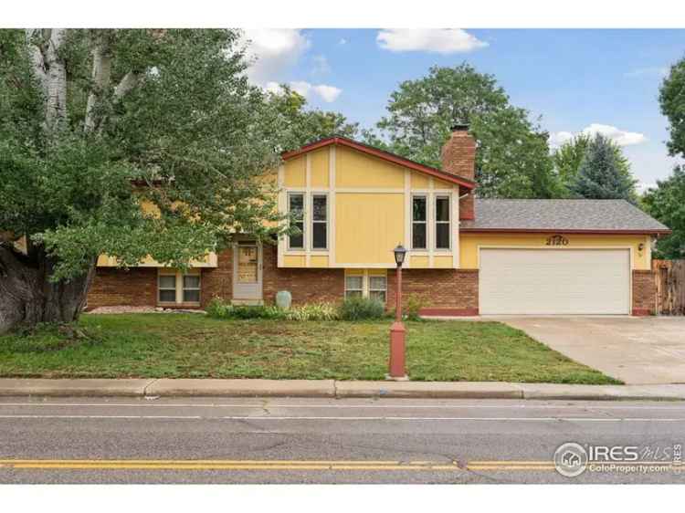 Single-family house For Sale in 2120, Gay Street, Longmont, Colorado